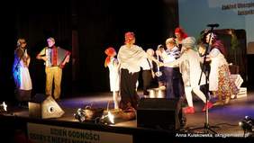 Pokaż zdjęcie: Występy artystyczne w ramach obchodów Dnia Godności Osób z Niepełnosprawnością Intelektualną w Kole