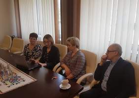 Pokaż zdjęcie: Konsultacje dotyczące zatrudniania osób z niepełnosprawnością w Starostwie Powiatowym w Dąbrowie Tarnowskiej