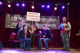 Pokaż zdjęcie: Uczestnicy XIII Przeglądu Artystycznego Osób Niepełnosprawnych w Kościanie