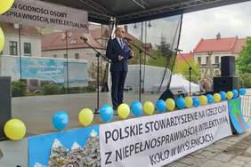 Pokaż zdjęcie: Oficjalne otwarcie uroczystości przez Marcina Jamróza - Przewodniczącego Zarządu PSONI Koło w Myślenicach