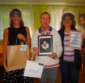 Pokaż zdjęcie: Wręczenie nagród laureatom konkursu pn. „Słynne obrazy w interpretacji seniorów”