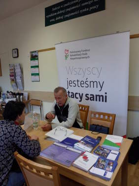 Pokaż zdjęcie: Stoisko informacyjne PFRON