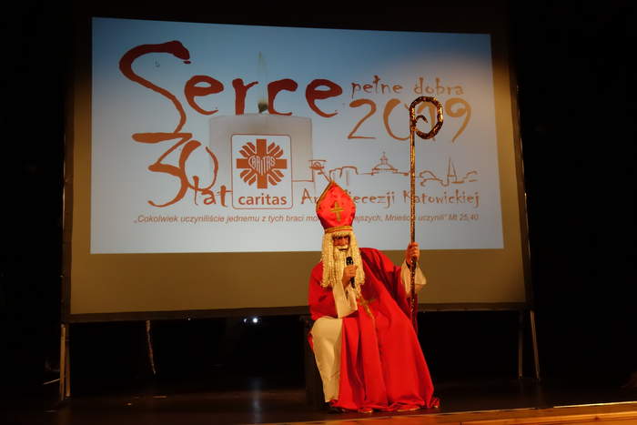 Pokaż zdjęcie: Wizyta św. Mikołaja podczas imprezy Serce pełne dobra