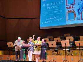 Pokaż zdjęcie: Wyróżnienia i podziękowania