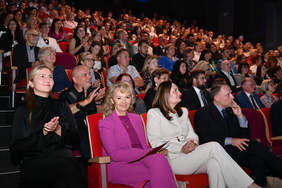 Widownia, zgromadzona w Teatrze Kameralnym