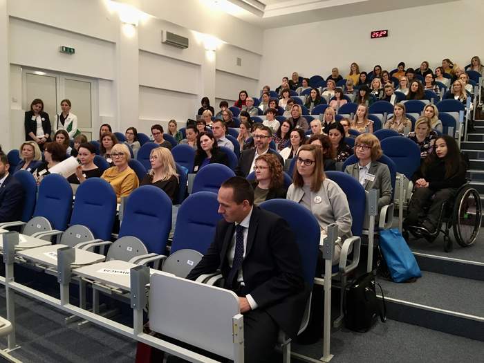 Pokaż zdjęcie: Uczestnicy konferencji