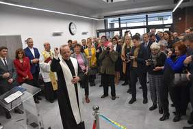 Pokaż zdjęcie: Poświęcenie budynku