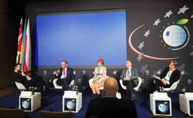 Pokaż zdjęcie: Dyskusja podczas Kongresu Samorządów z udziałem dyrektor Marty Mordarskiej 