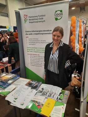 Pokaż zdjęcie: Przedstawicielka Łódzkiego Oddziału PFRON
