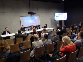 Pokaż zdjęcie: Uczestnicy panelu dyskusyjnego