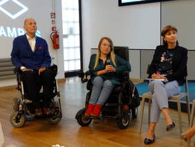 Pokaż zdjęcie: Głos w dyskusji zabiera Sylwia Błach