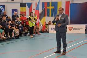 Pokaż zdjęcie: Otwarcie IV Międzynarodowego Turnieju Bocci przez Tomasza Maruszewskiego Zastępcę Prezesa Zarządu ds. Finansowych Państwowego Funduszu Rehabilitacji Osób Niepełnosprawnych