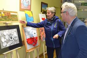 Wystawa prac w siedzibie Warmińsko-Mazurskiego Oddziału PFRON