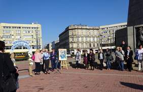 Pokaż zdjęcie: wystąpienie i apel Agnieszki Niedźwiedzkiej - Prezes TPN