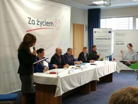 Pokaż zdjęcie: Konsultacje społeczne zmian w ustawach wdrażających Program kompleksowego wsparcia dla rodzin "Za życiem" w Opolu