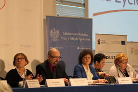 Pokaż zdjęcie: Zaproszeni eksperci, m.in. Pani Anna Wandzel - Dyrektor Oddziału Mazowieckiego PFRON i Pan Mirosław Przewoźnik - Dyrektor Bi