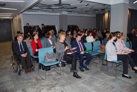 Pokaż zdjęcie: Uczestnicy IV Małopolskiej Konferencji "Międzyinstytucjonalna współpraca w obszarze wsparcia osób z niepełnosprawnością"