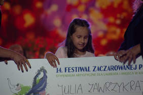 Pokaż zdjęcie: Julia Zawrzykraj - Laureatka pierwszego miejsca w kategorii: Dzieci