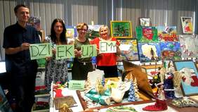 Pokaż zdjęcie: Pracownicy Oddziału Wielkopolskiego PFRON dziękują za piękne prace