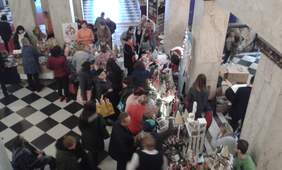 Pokaż zdjęcie: Stoiska z rękodziełem