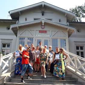 Pokaż zdjęcie: Plener malarski w Czeszewie pod hasłem: „Rzeka w malarstwie i sztuce ziemi”  