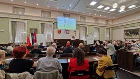 Pokaż zdjęcie: Zdjęcie poglądowe przedstawiające zorganizowaną w maju konferencję w Urzędzie Miasta Kielce dotyczącą nawiązania sieci współpracy w ramach Centrum Informacyjno Doradczego