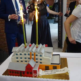 Pokaż zdjęcie: Tort to miniatura sanatorium