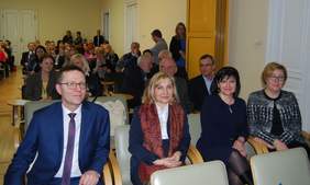Pokaż zdjęcie: od lewej: Jacek Kowalczyk - dyrektor Wydziału Polityki Społecznej MUW w Krakowie, Elżbieta Duda – Poseł na Sejm, Urszula Rusecka – Poseł na Sejm  oraz Marta Mordarska - dyrektor Małopolskiego Oddziału PFRON