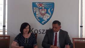 Pokaż zdjęcie: Prezydent Koszalin i Dyrektor Oddziału Zachodniopomorskiego PFRON podpisują umowę