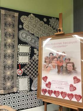 Pokaż zdjęcie: Koronkowe dzieła koronczarek z PZG Oddział Małopolski