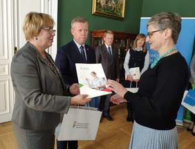 Pokaż zdjęcie: Gratulacje dla Ośrodka Dokumentacji Sztuki Tadeusza Kantora Cricoteka w Krakowie