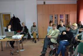 Pokaż zdjęcie: Dyskusja podczas spotkania