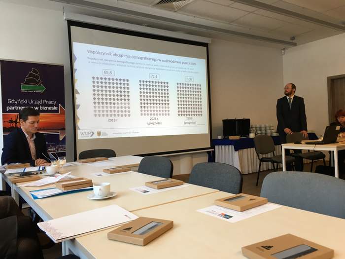 Pokaż zdjęcie: Śniadanie w ramach światowego Tygodnia Przedsiębiorczości - prezentacja PUP w Gdyni