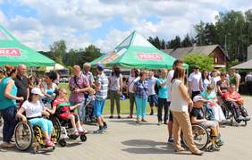 Pokaż zdjęcie: Uczestnicy wydarzenia