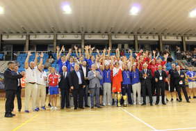 Pokaż zdjęcie: Zwycięskie drużyny w kategorii mężczyzn