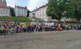 Przemarsz ulicami Przemyśla, obchody Dnia Godności Osób z Niepełnosprawnością Intelektualną