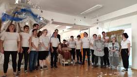 Pokaż zdjęcie: Aktorzy podczas występu