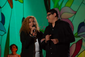 Pokaż zdjęcie: Finalista Piotr Majewski w duecie z piosenkarką Hanną Banaszak