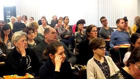 Pokaż zdjęcie: Uczestnicy konferencji pt.: „Nowoczesne technologie wsparciem samodzielności życiowej osób z niepełnosprawnością intelektualną" 