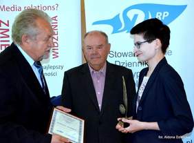Pokaż zdjęcie: Karolina Kasprzak nagrodzona w plebiscycie „Dziennikarskie Koziołki” 