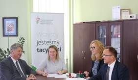 Pokaż zdjęcie: Janusz Kozioł Starosta Powiatu Łukowskiego, Włodzimierz Wolski Wicestarosta Powiatu Łukowskiego,Monika Wodyk - Netczuk Skarbnik Powiatu