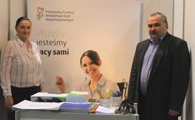 Pokaż zdjęcie: Katarzyna Ostrzyżek Specjalista ds. współpracy z administracją publiczną, Sławomir Drzewiecki Specjalista ds. wsparcia i współpracy z pracodawcami