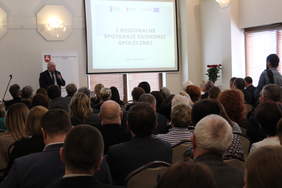 Pokaż zdjęcie: Powitanie uczestników