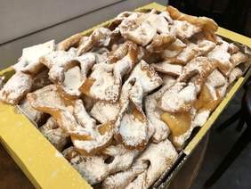 Pokaż zdjęcie: Faworki przygotowane przez Małopolski Oddział PZG