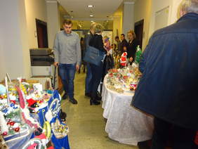 Pokaż zdjęcie: Świąteczny kiermasz w Urzędzie Marszałkowskim