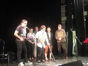 Pokaż zdjęcie: Członkowie kabaretu Drzewo a Gada