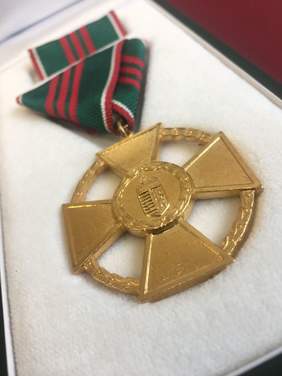 Pokaż zdjęcie: Węgierski Złoty Krzyż Zasługi