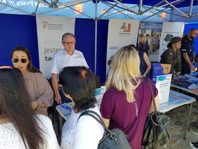 Pokaż zdjęcie: Dyrektor Oddziału Świętokrzyskiego PFRON Andrzej Michalski udziela informacji dotyczących działań PFRON