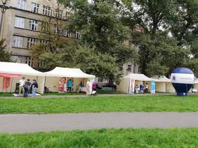 Pokaż zdjęcie: Stoiska informacyjne dostępne podczas Med Meetingu