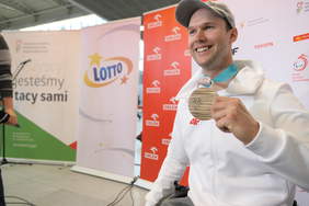 Pokaż zdjęcie: Igor Sikorski, zdobywca brązowego medalu w slalomie gigancie